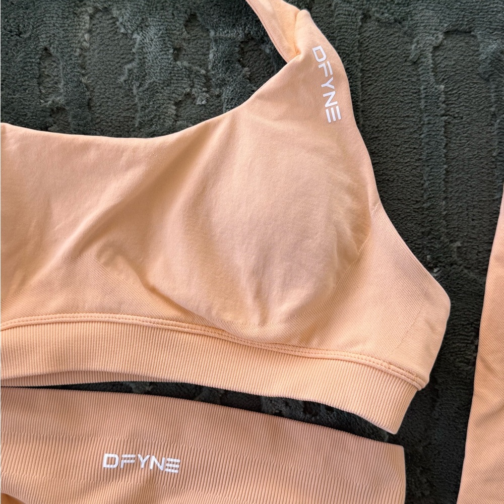 DFYNE impact bra, legging, short - Picture 4 of 8
